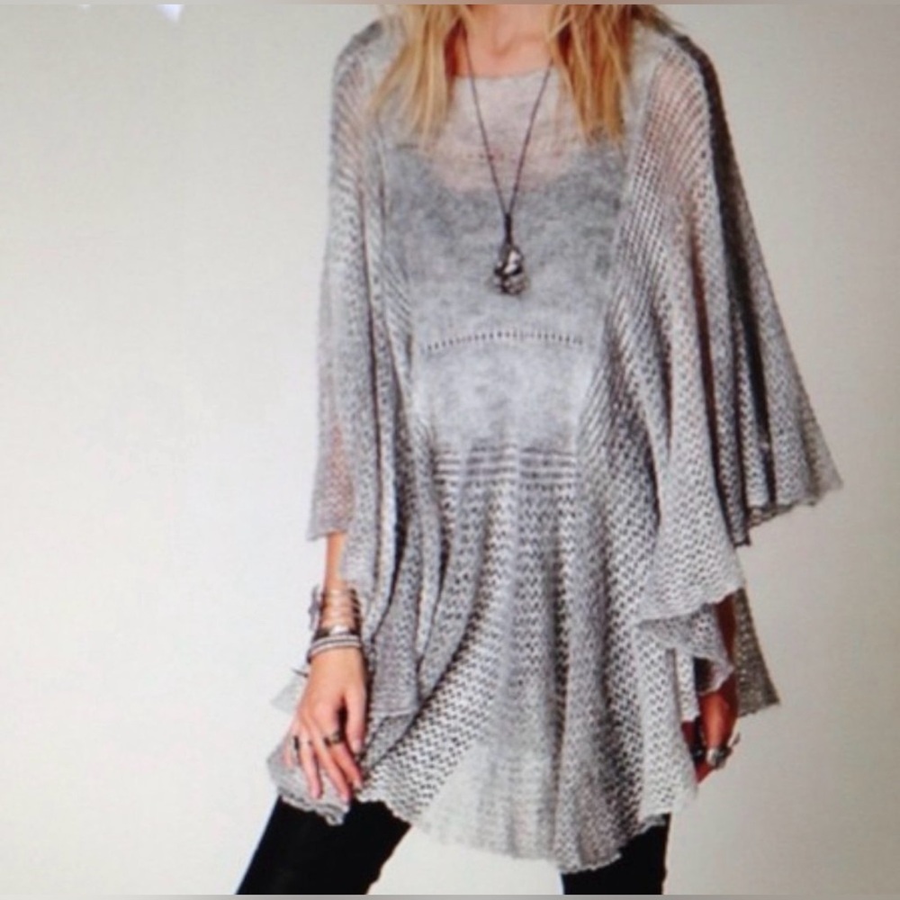 FREE PEOPLE DREAMY PONCHO WOMENS MEDIUM Excellent Pre-Owned Condition - Picture 3 of 4